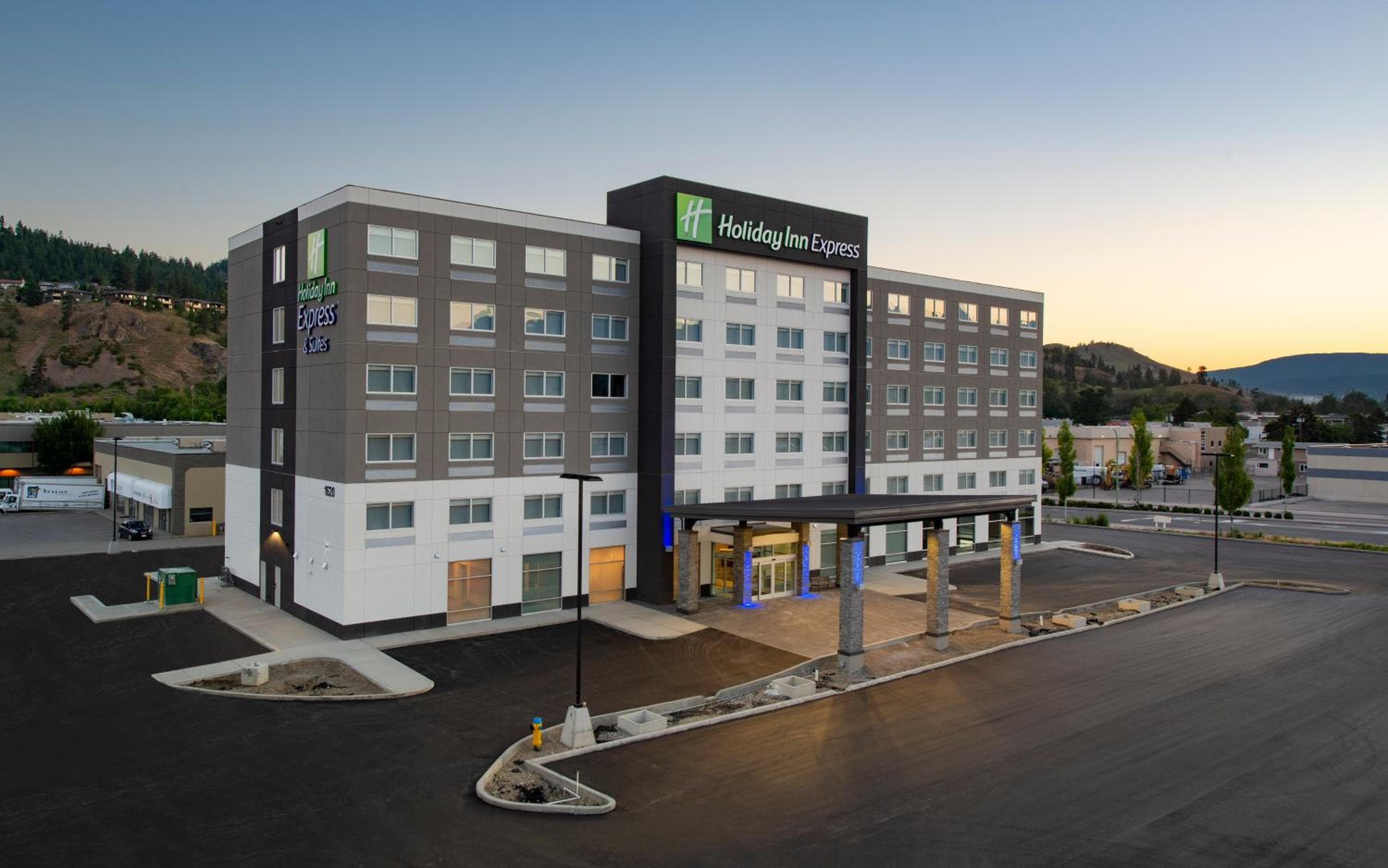 Holiday Inn Express & Suites Kelowna - East by IHG