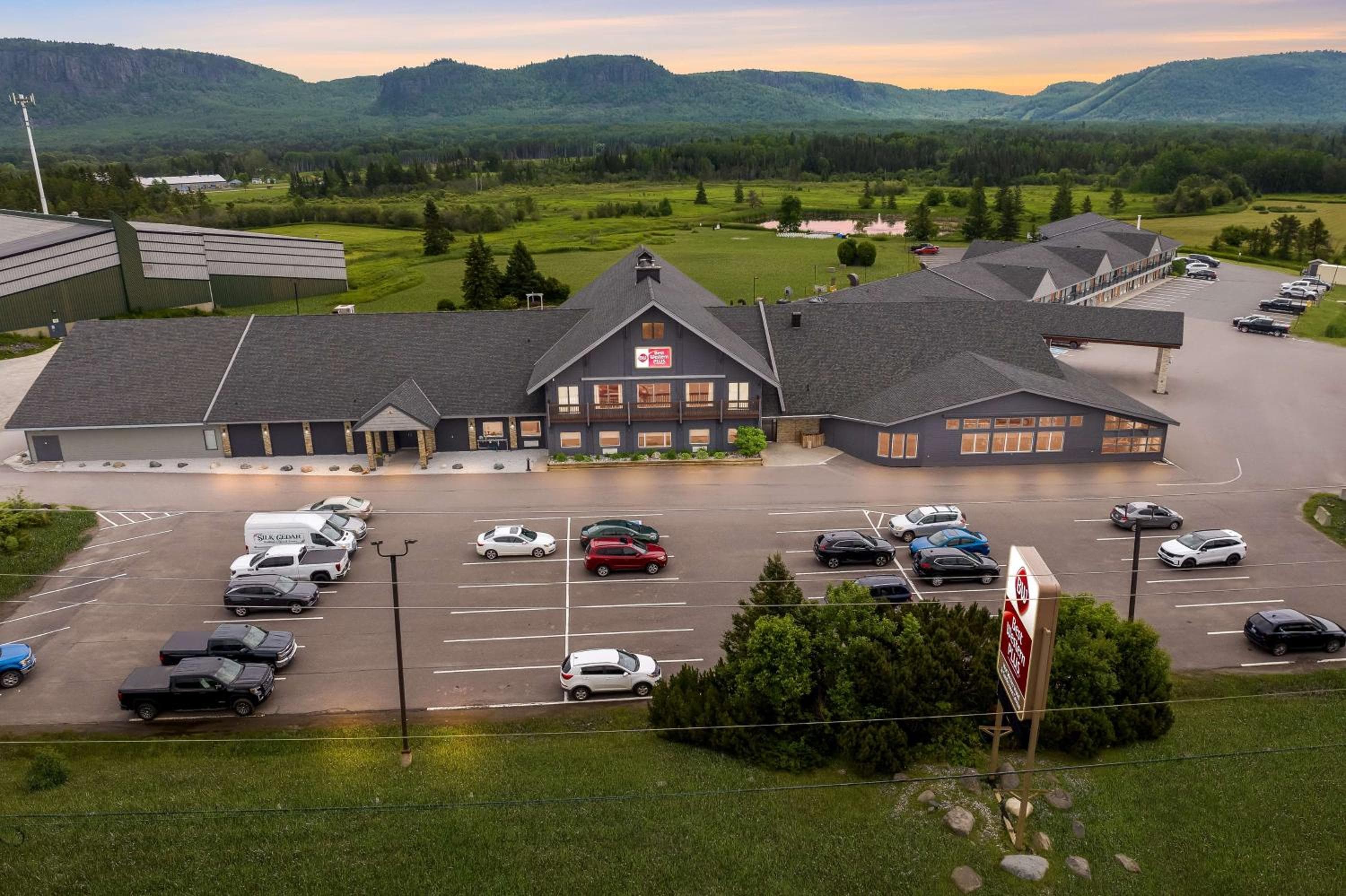 Best Western Plus NorWester Hotel & Conference Centre