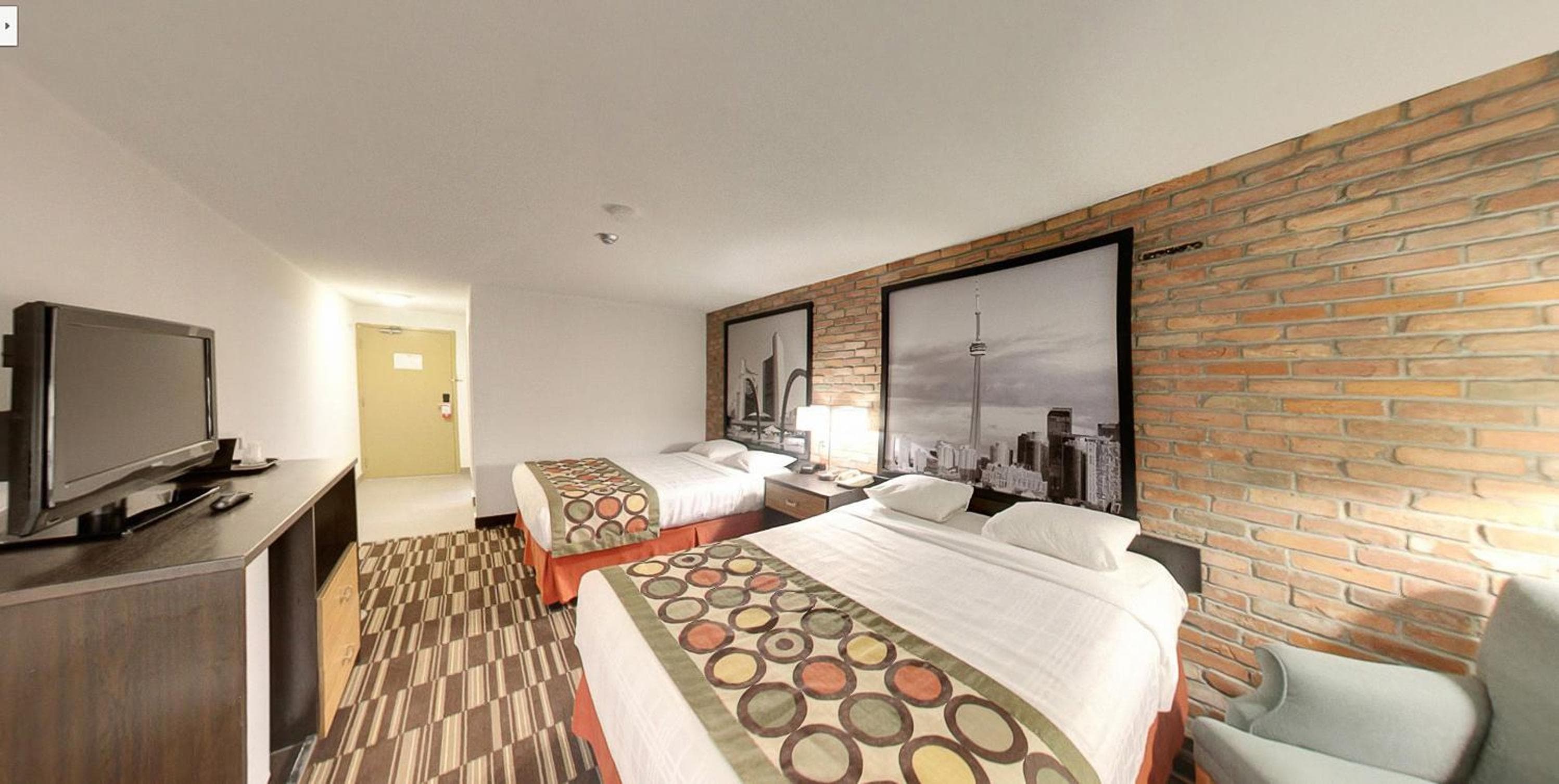 Queen Studio with Two Queen Beds - Non-Smoking