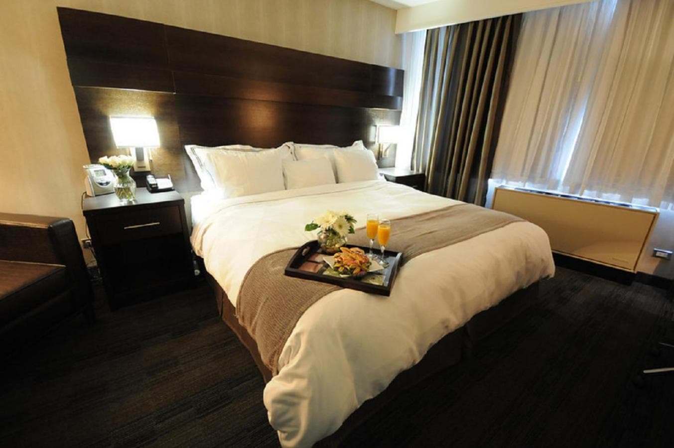 Queen Room - Non-Smoking