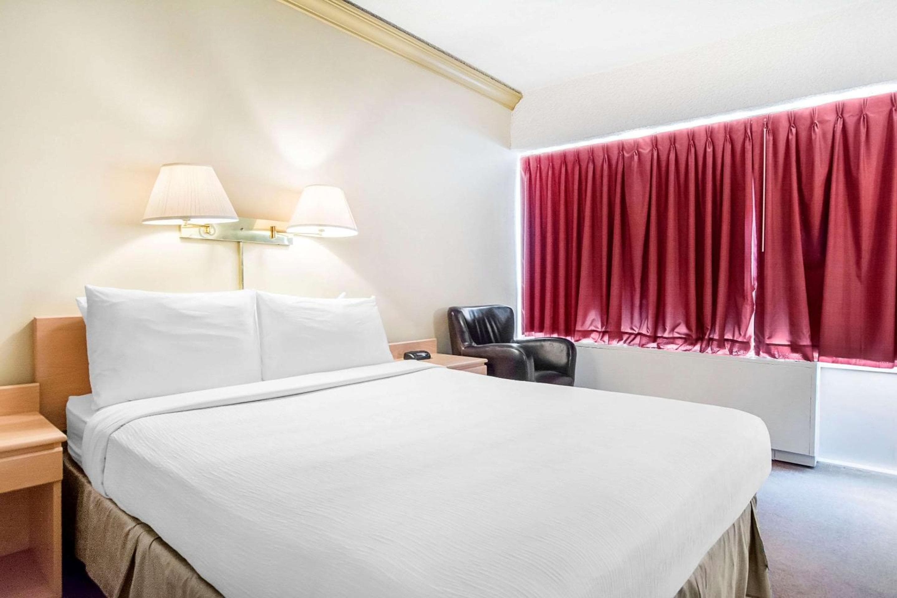 Double Room with Two Double Beds - Non-Smoking