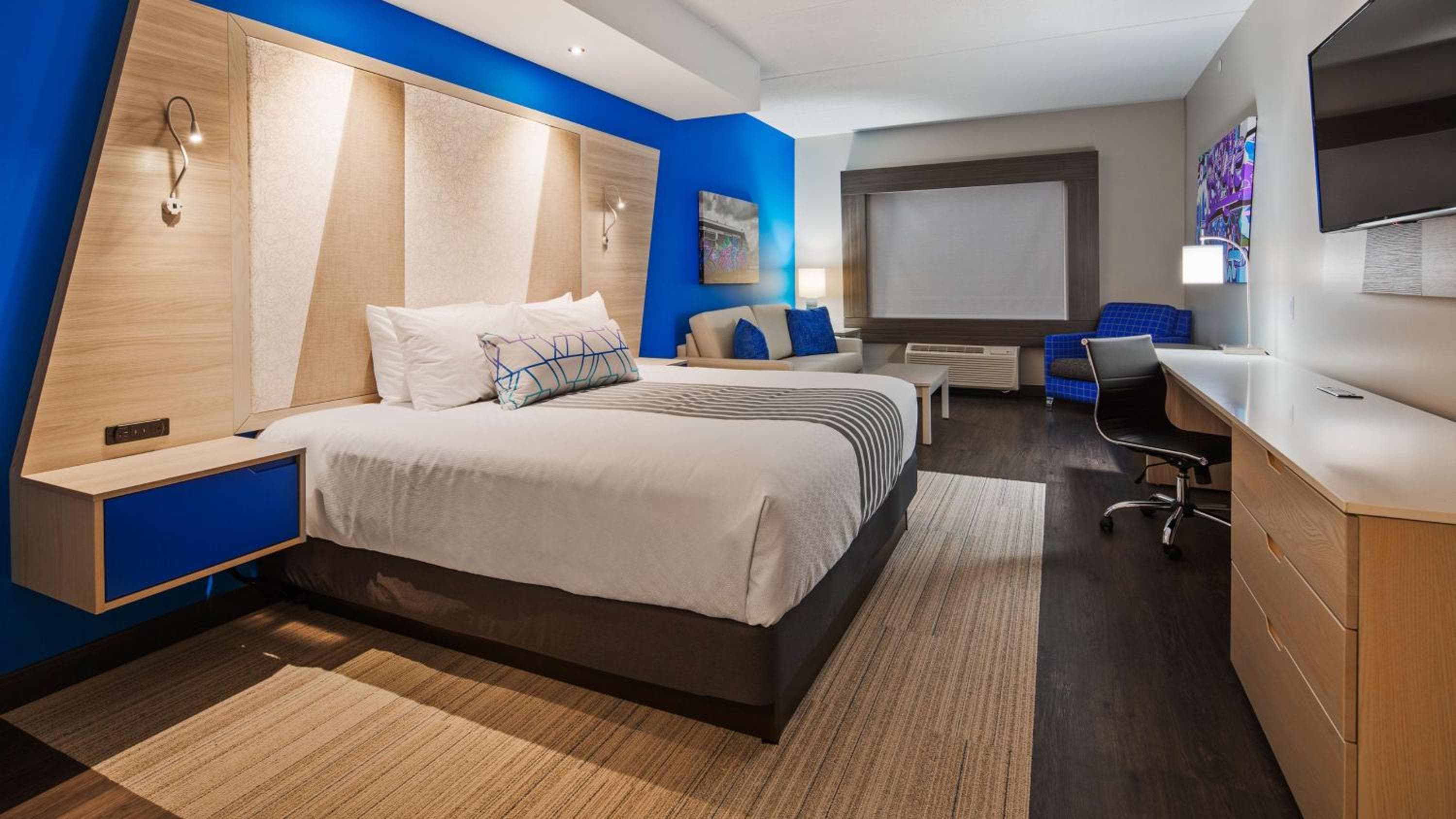 King Room with Sofa Bed - Non-Smoking