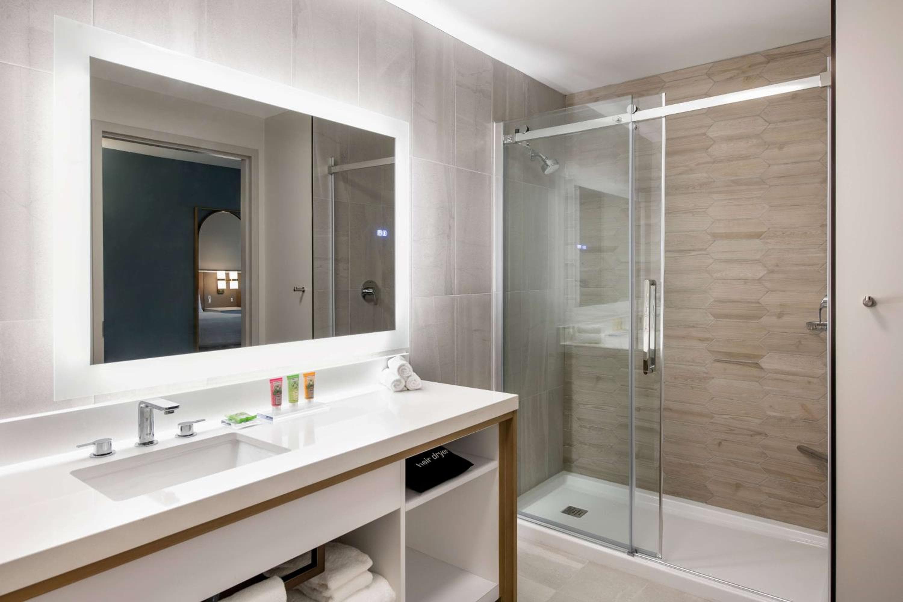 King Room - Non-Smoking