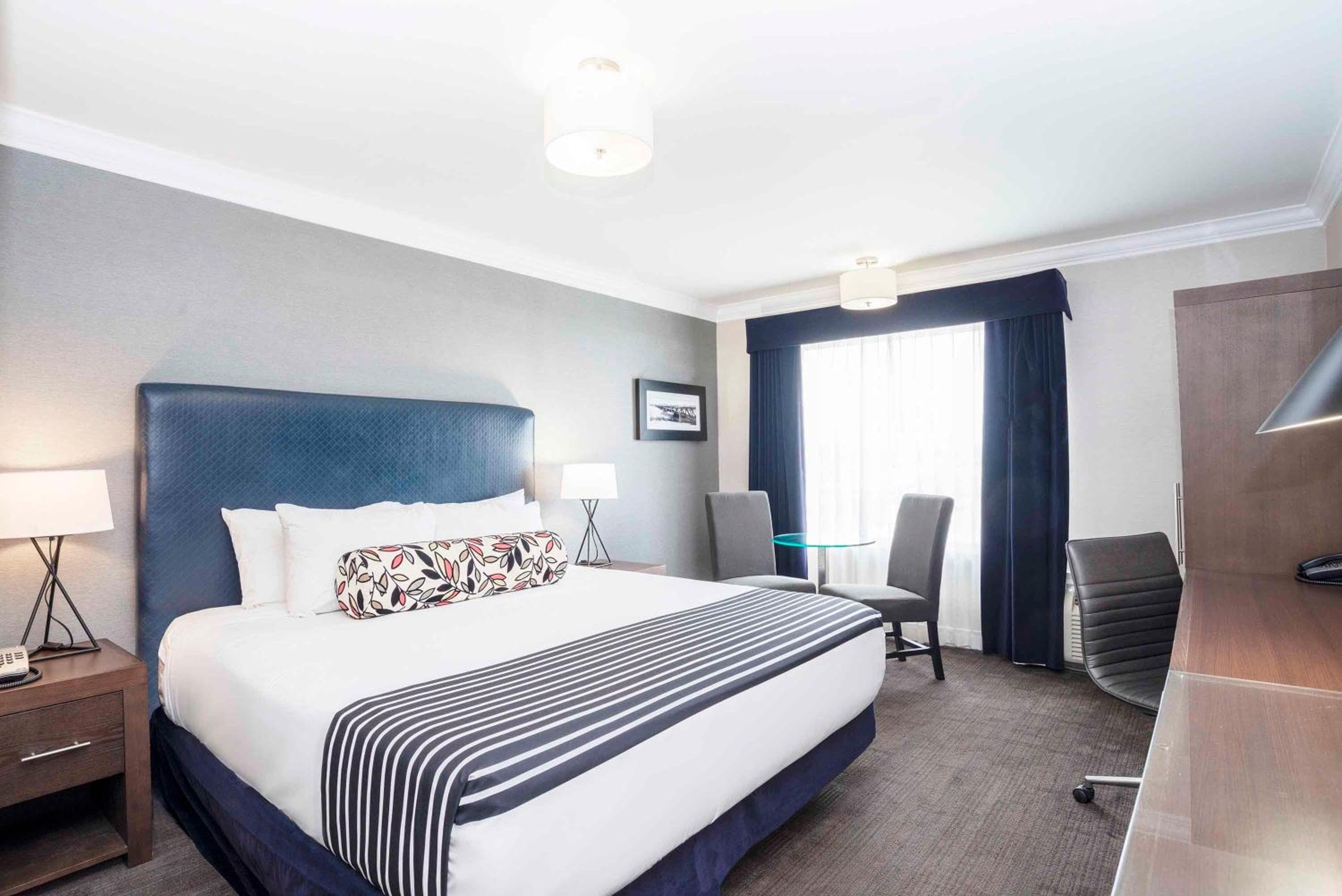 Studio Suite, 1 King Bed, Kitchenette