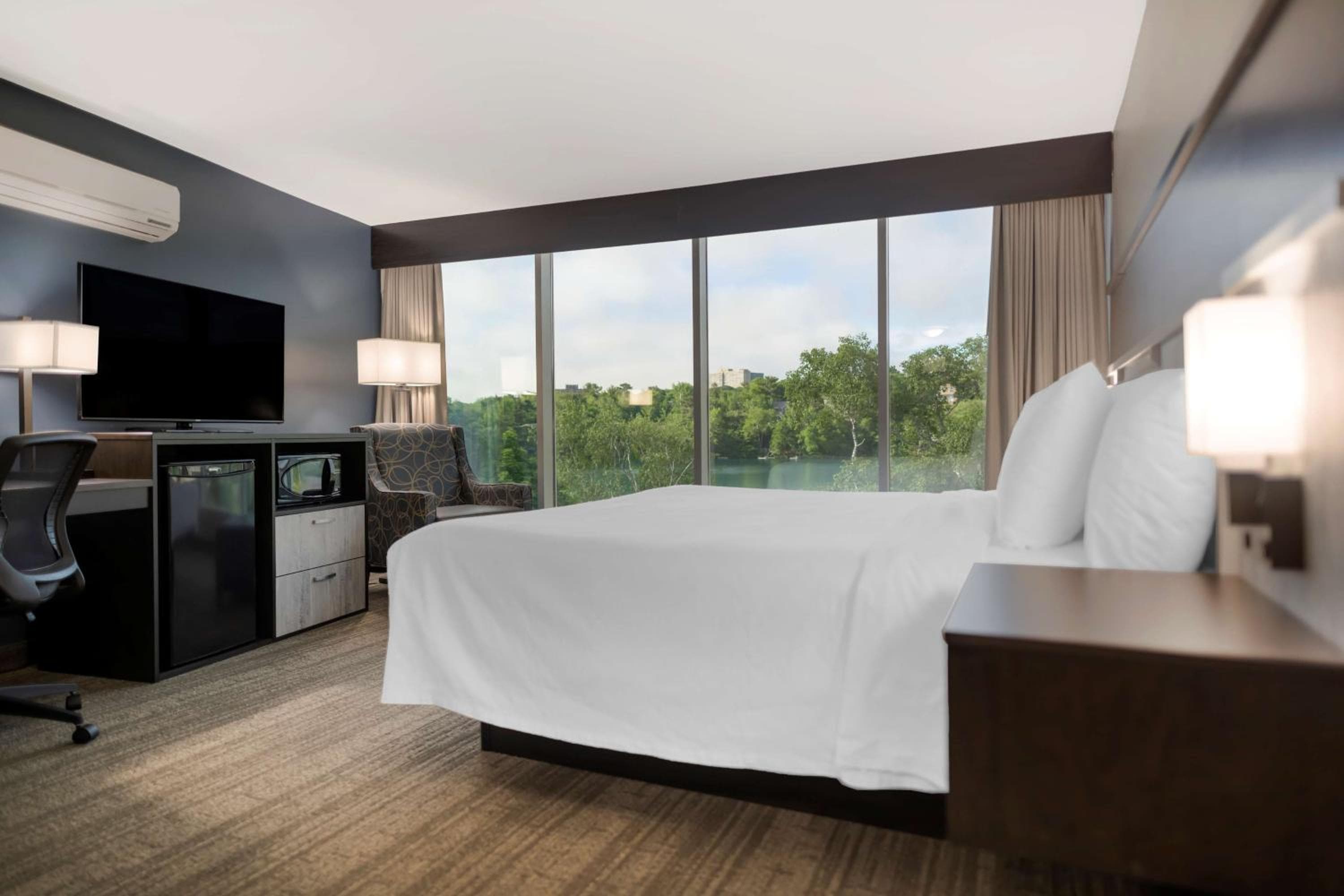 King Room - Lake View