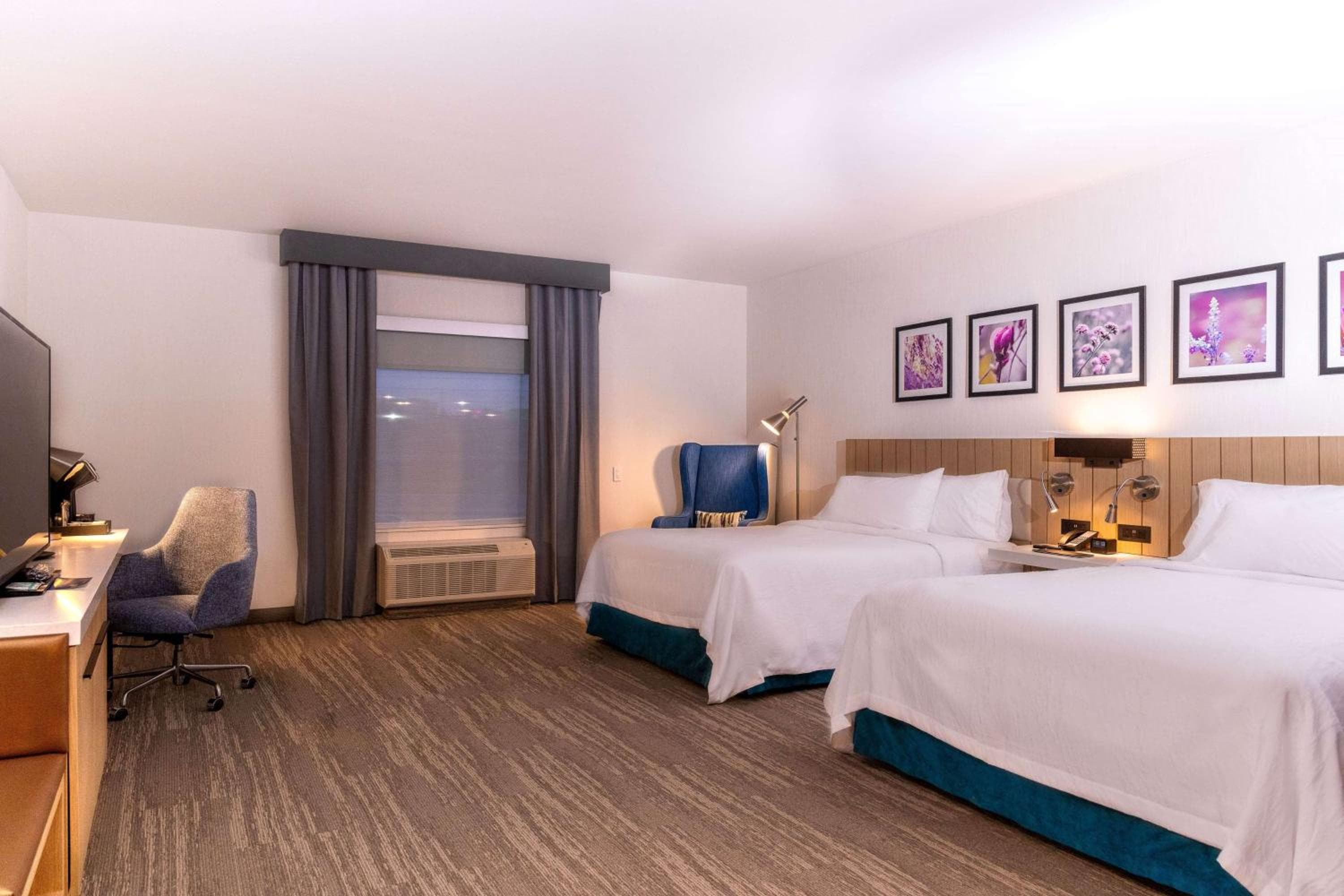 Queen Room with Two Queen Beds - Hearing Access