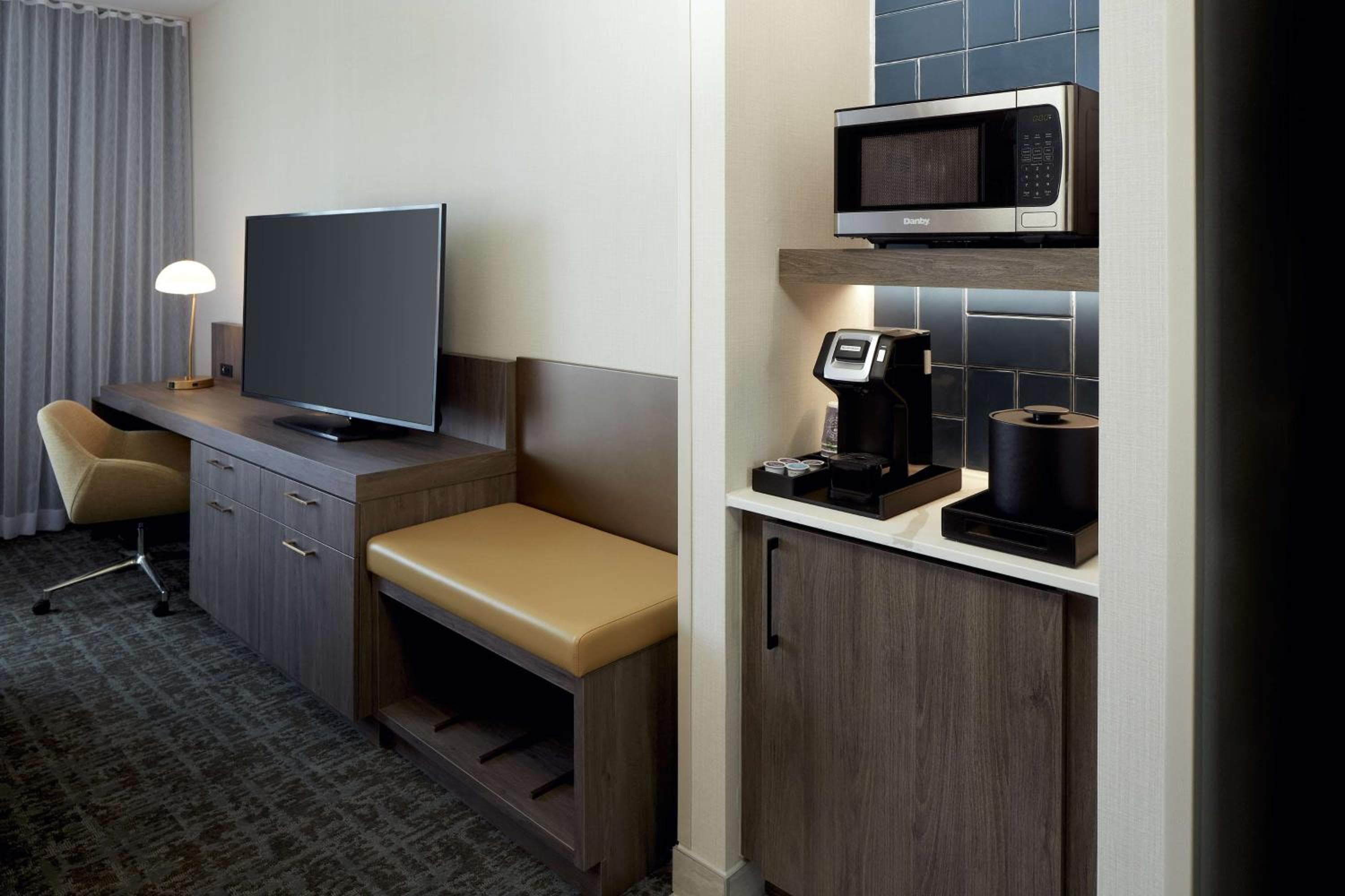 King Room with Mobility Accessible Tub