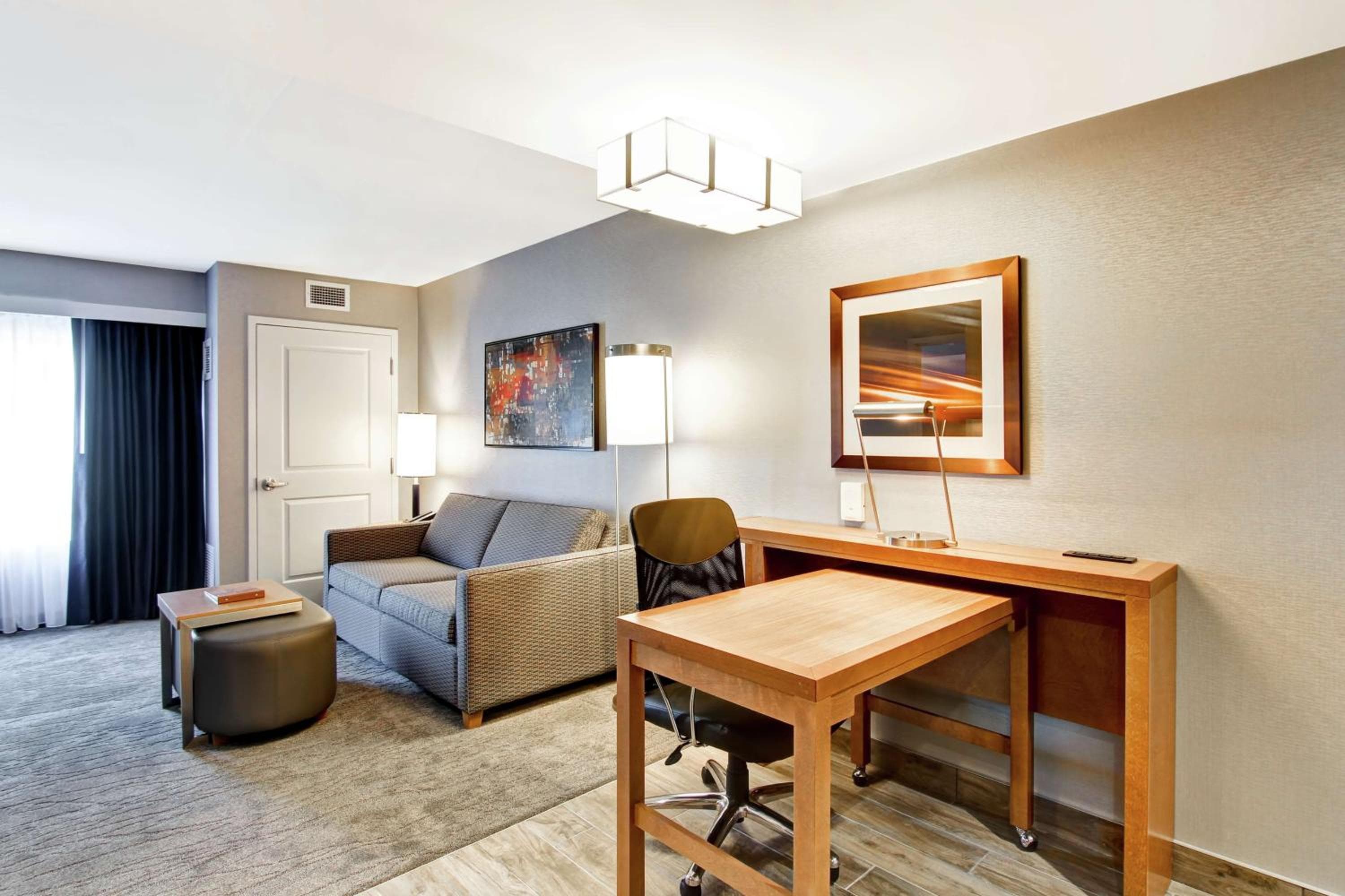 One-Bedroom Queen Suite with Two Queen Beds - Non-Smoking