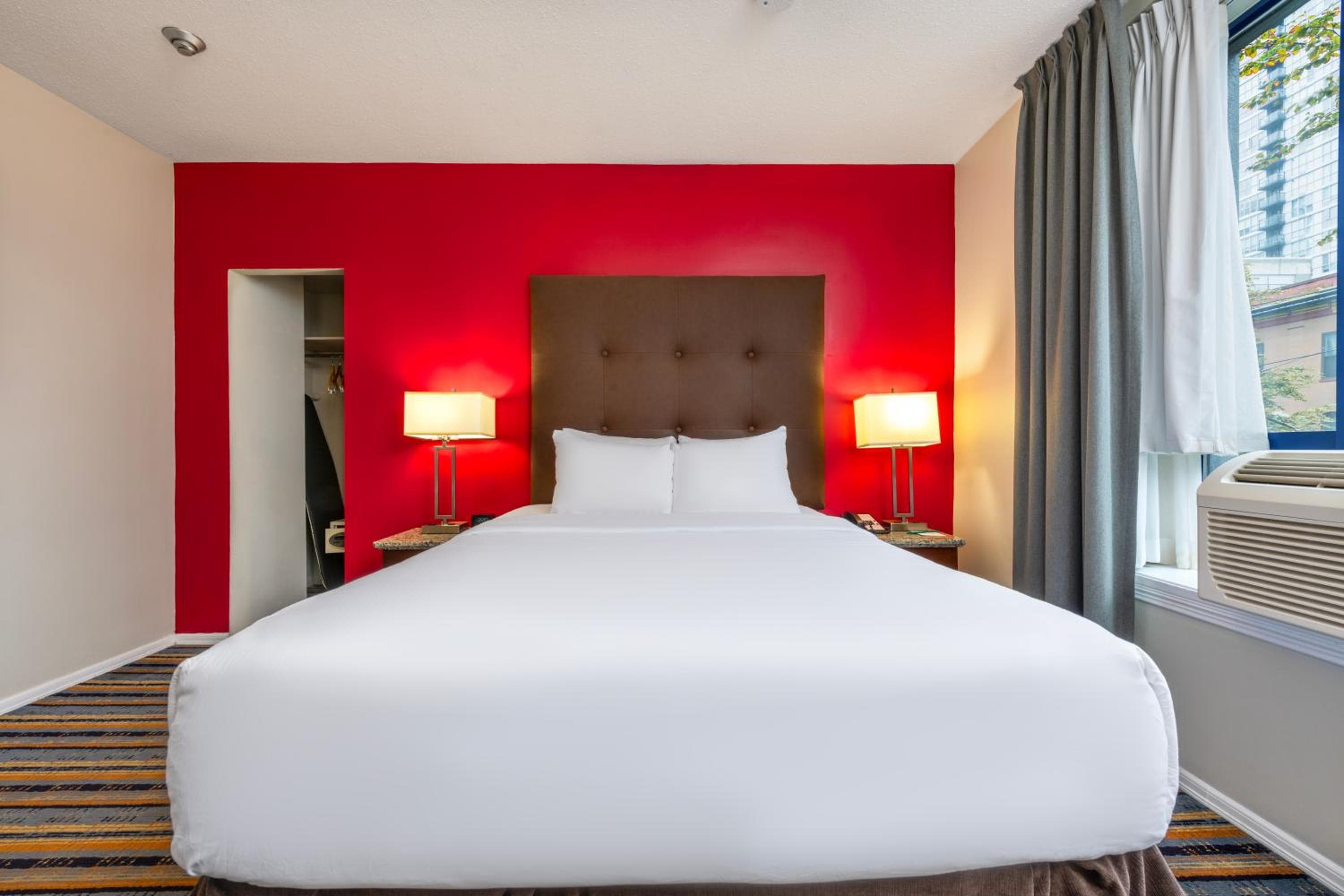 Queen Room - Non-Smoking