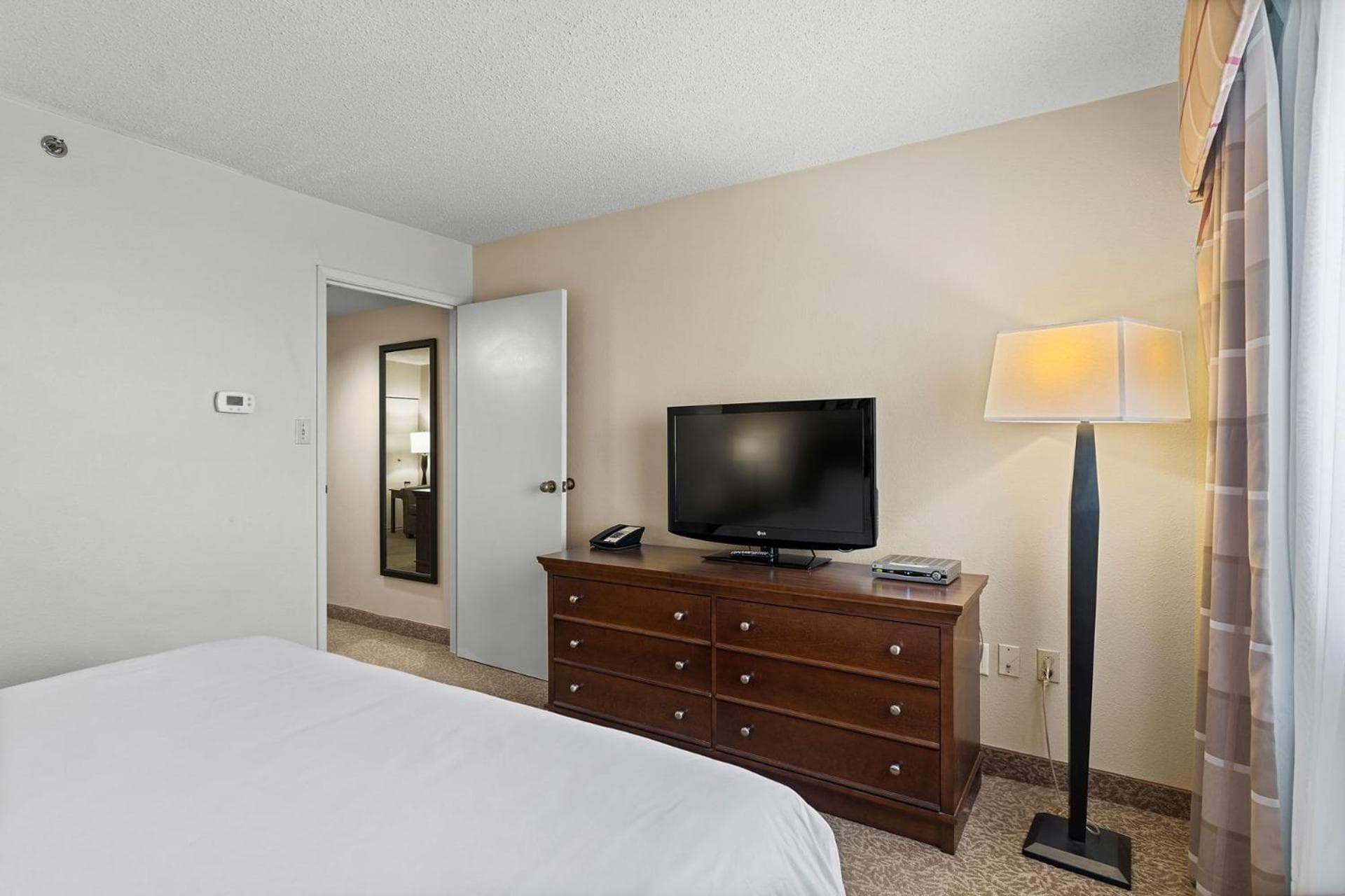 King Room-1st Floor Exterior Entrance