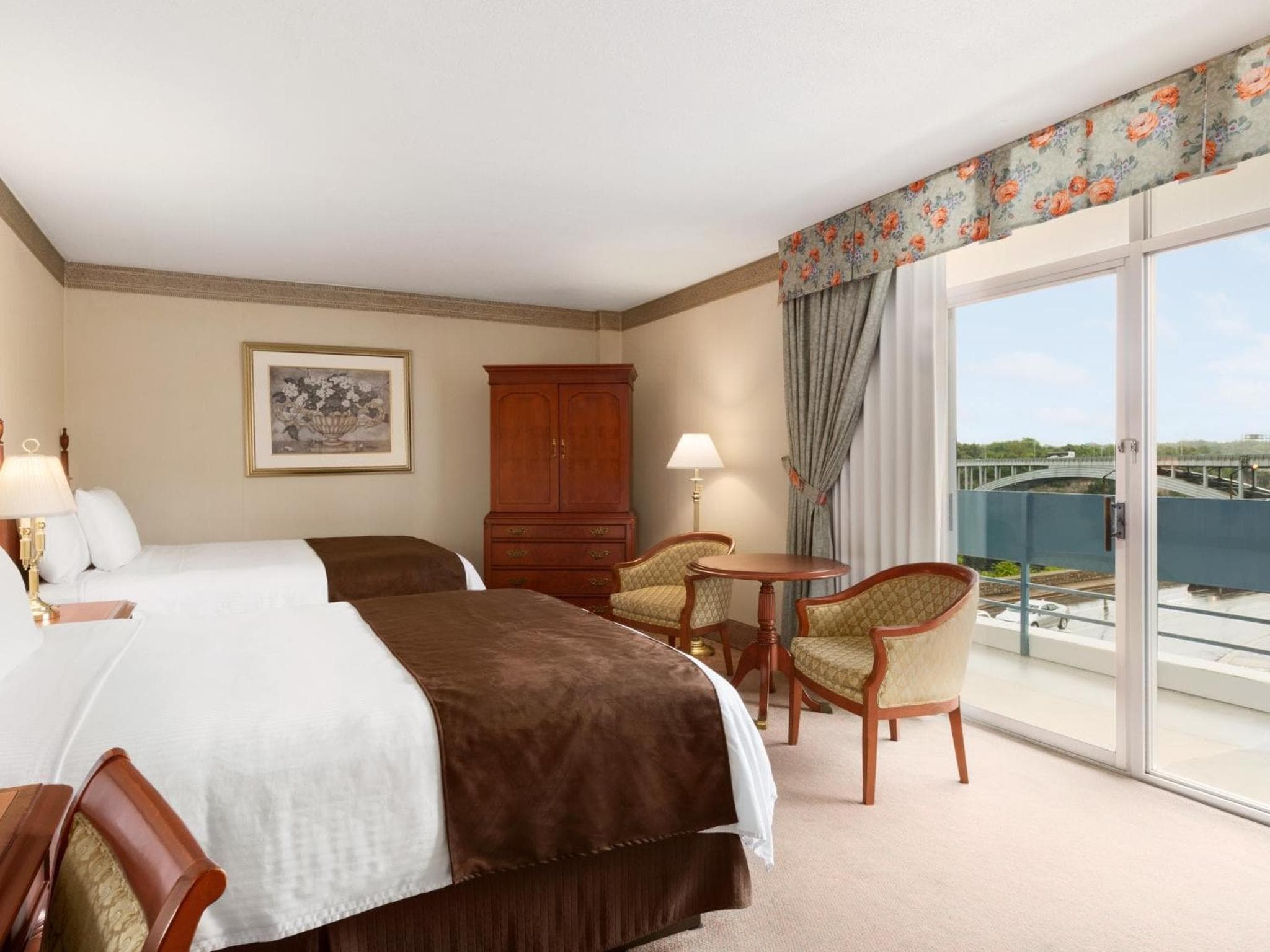 Queen Room with Two Queen Beds - River Side - Non-Smoking