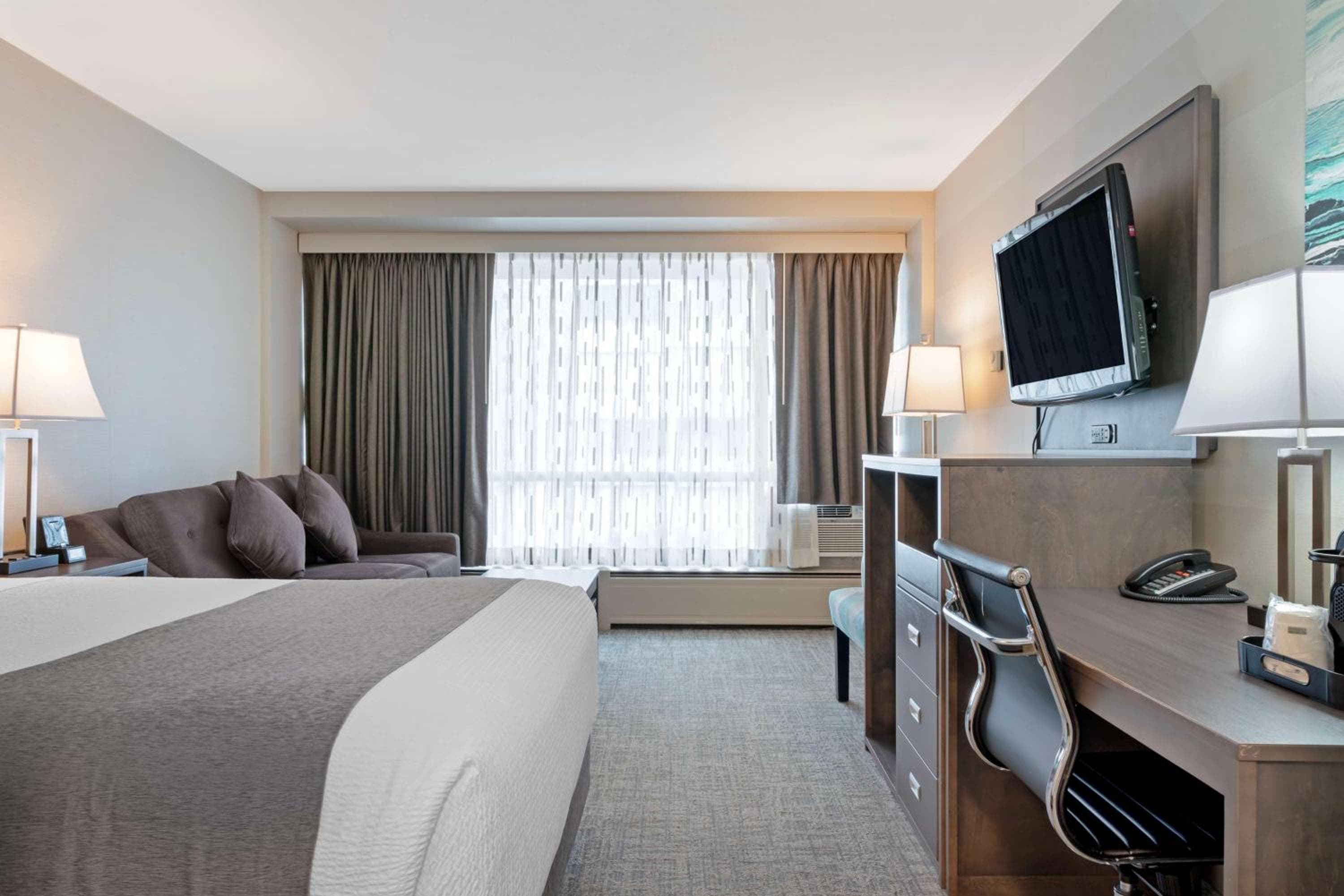 Premium King Room with Balcony - Non-Smoking