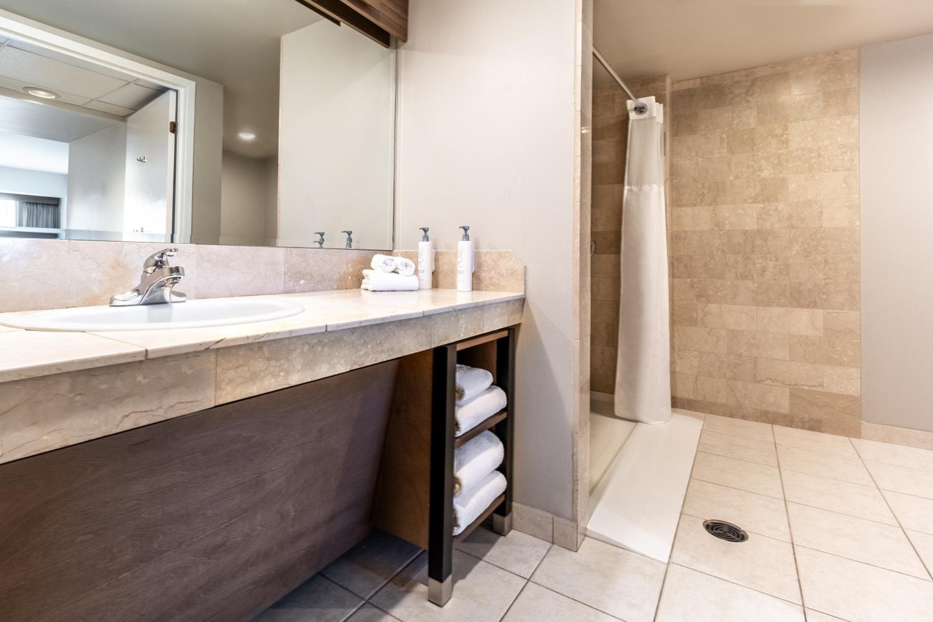 Two Queens Beds - Accessible 