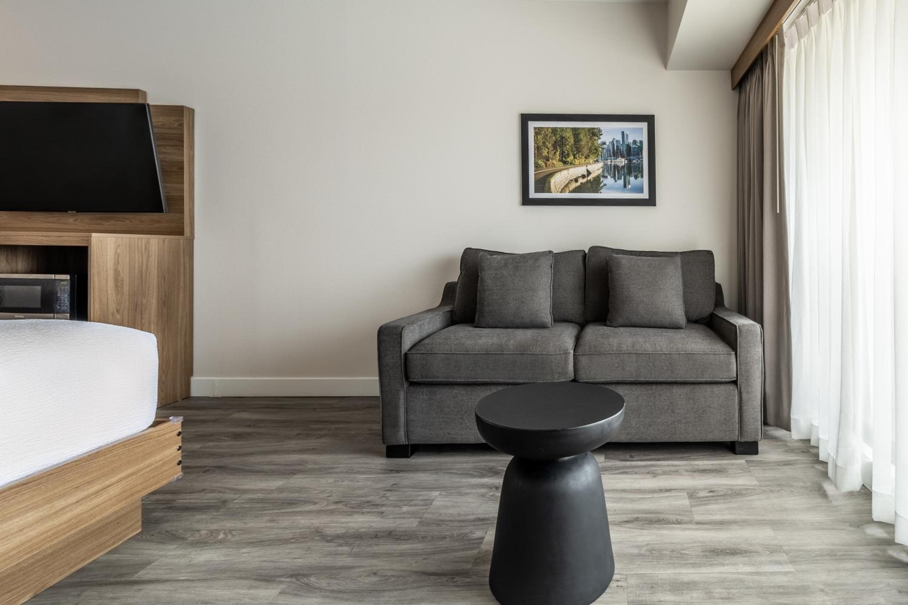 Two Queen beds w/Sofa Bed