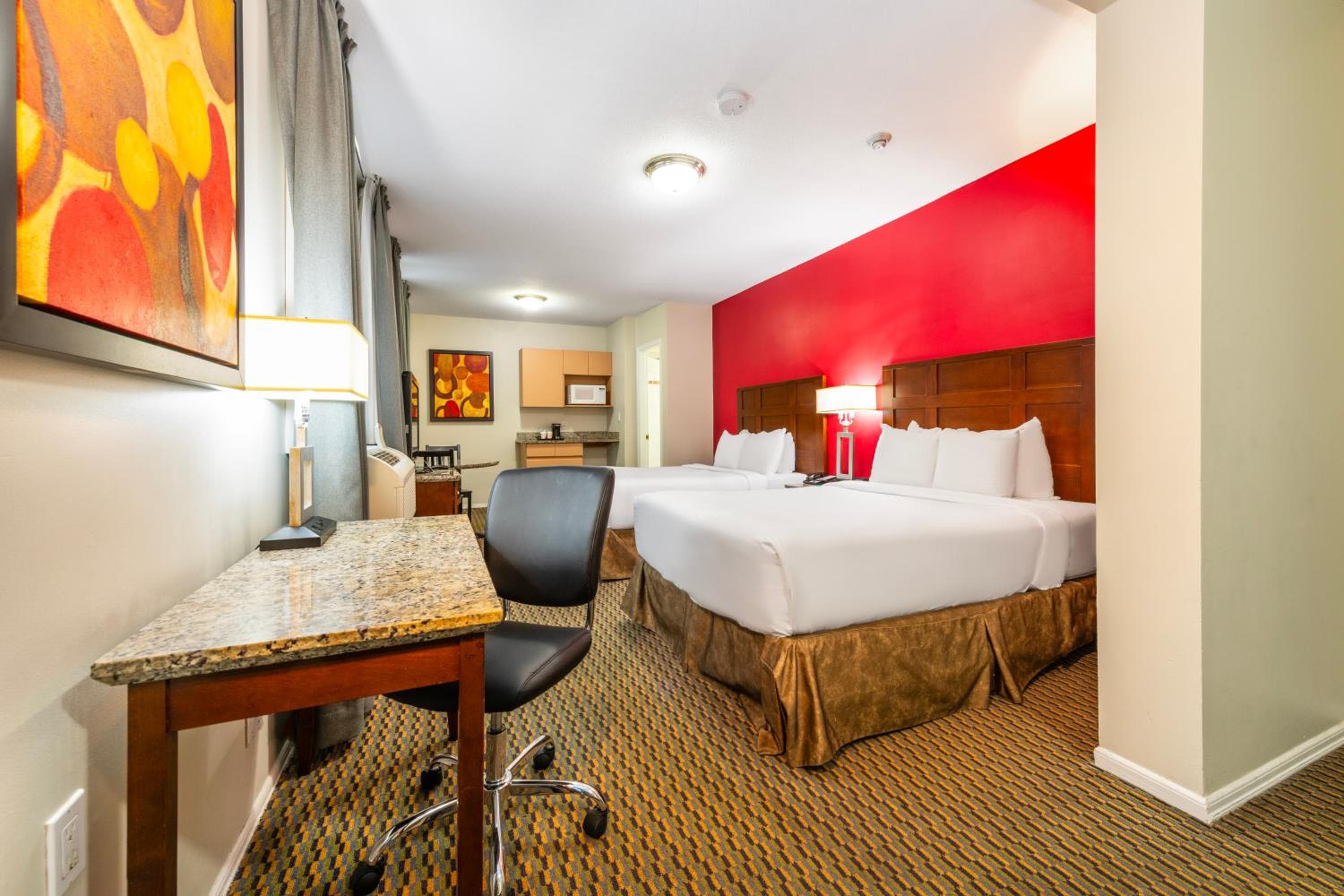 Double Suite with Two Double Beds - Non Smoking