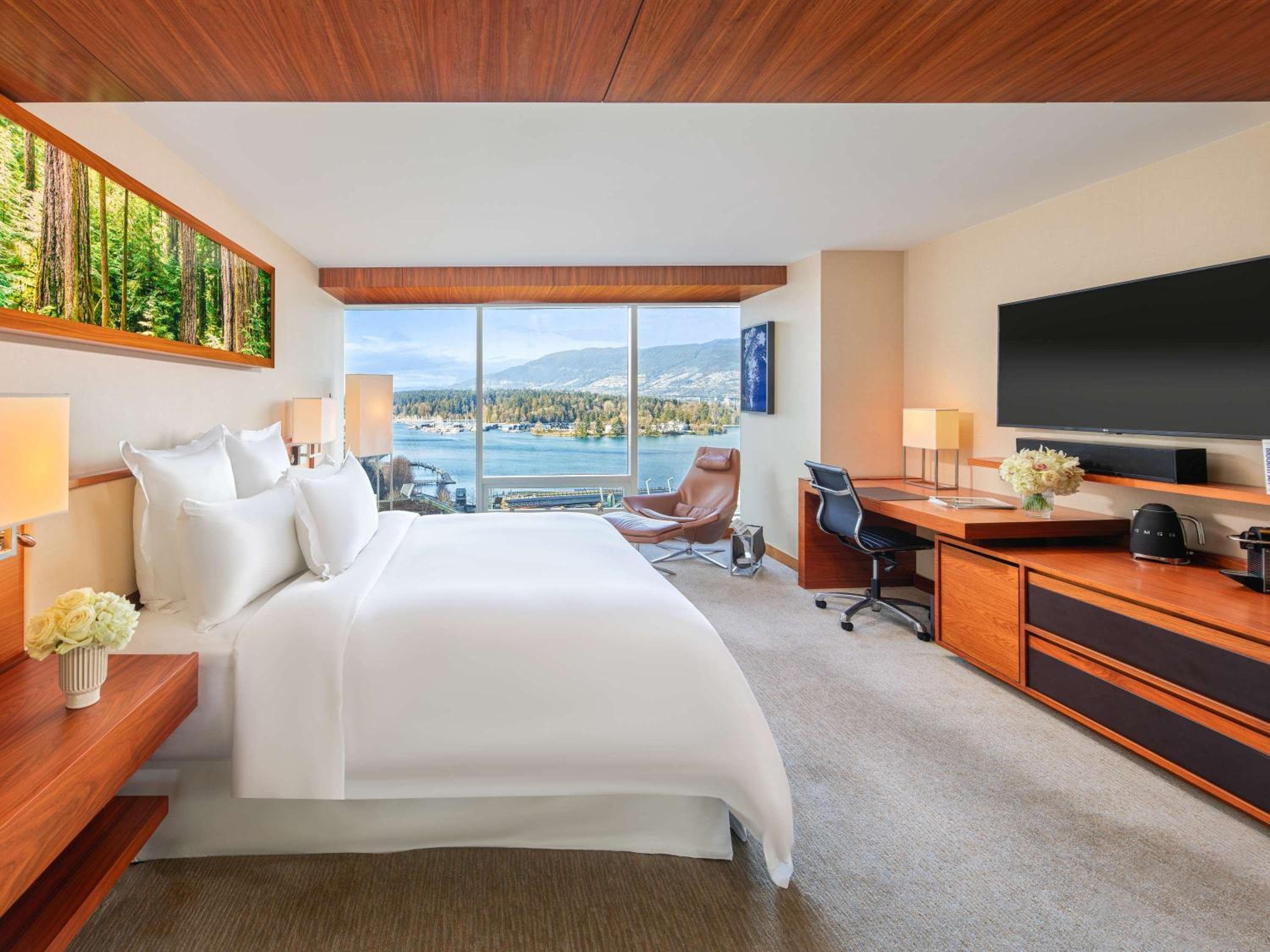 Signature Harbor and Mountain View Room with King Bed