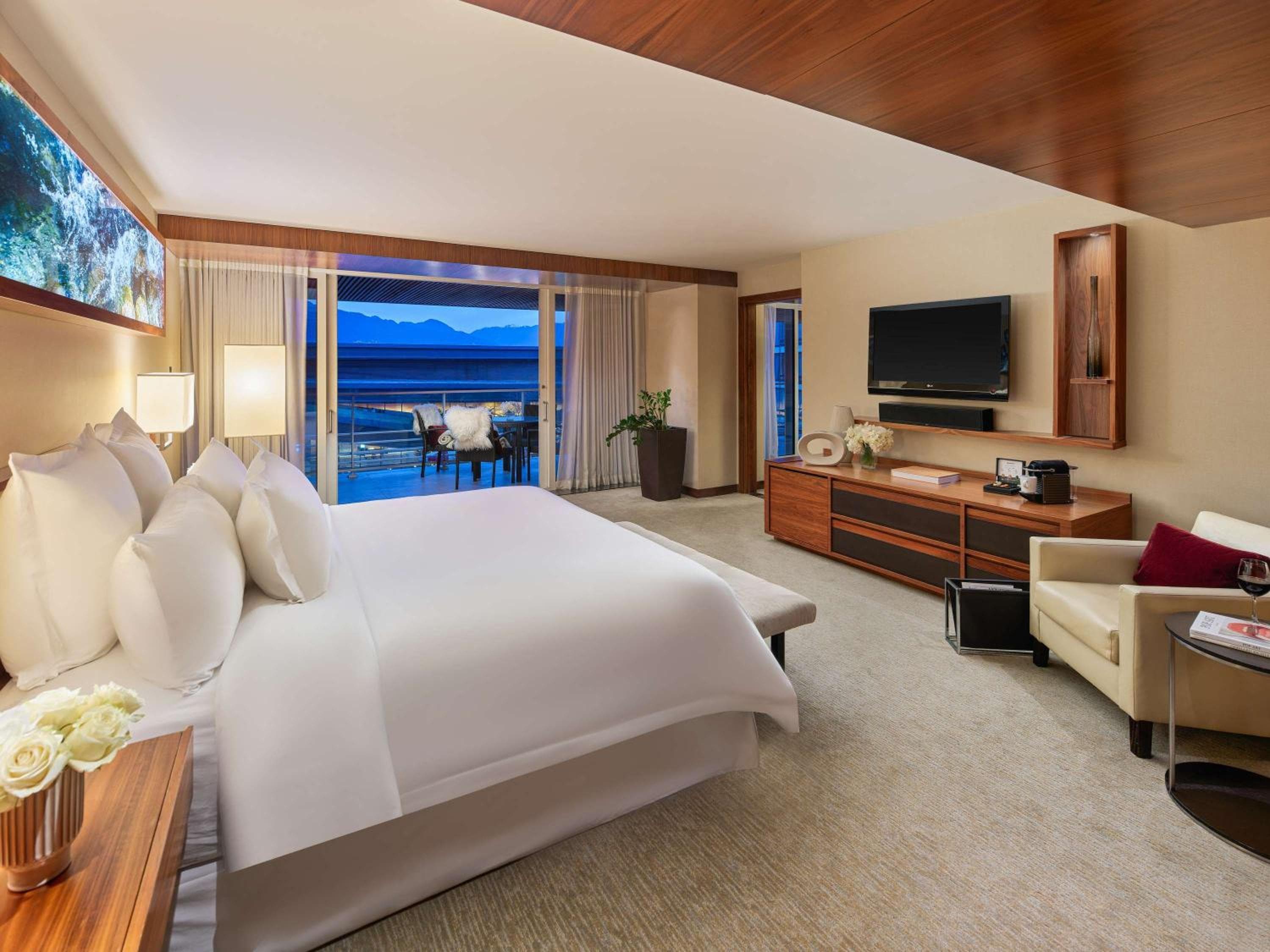 Pool View Suite with King Bed