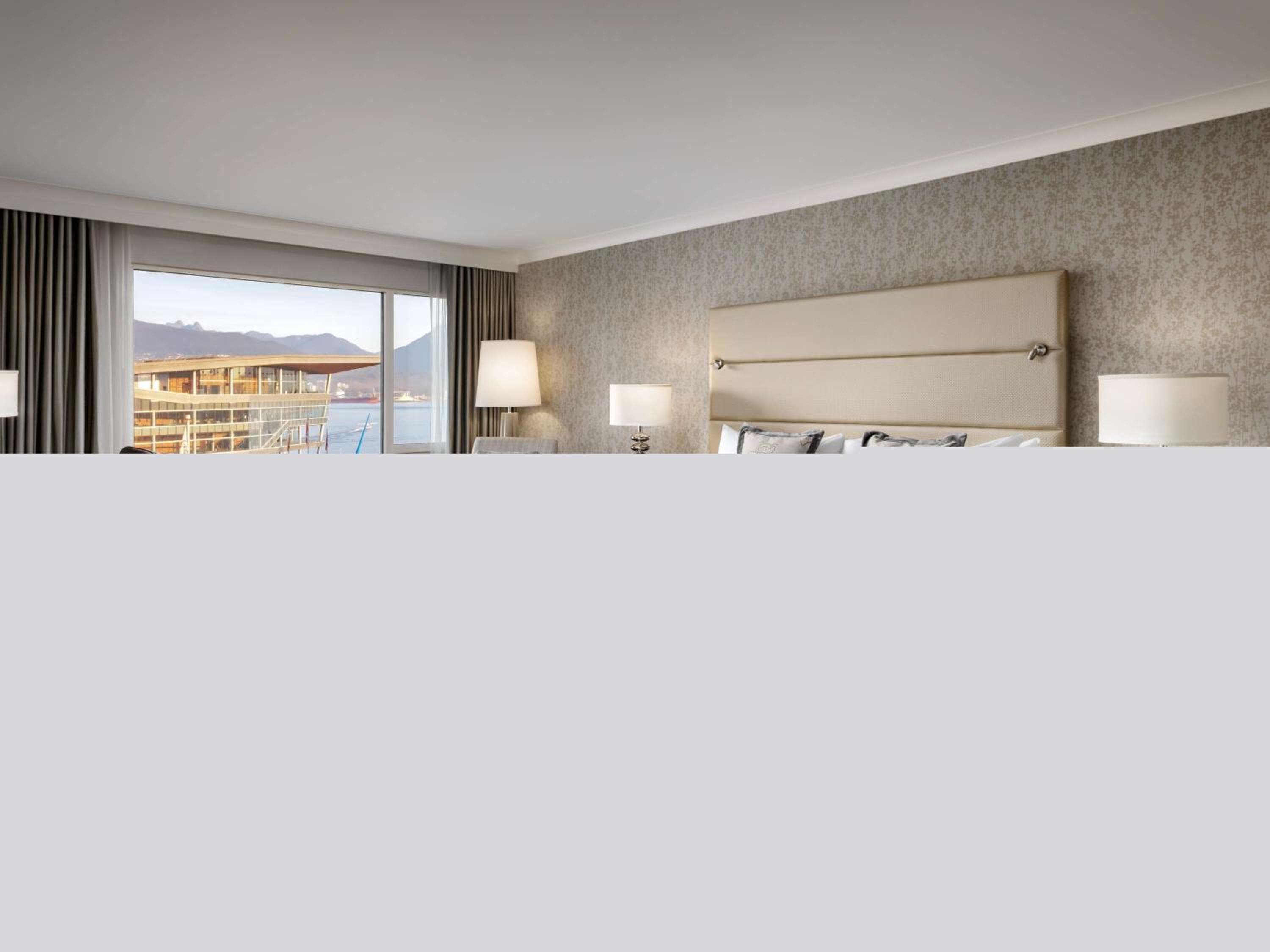 Deluxe Partial Harbor View Room with King Bed