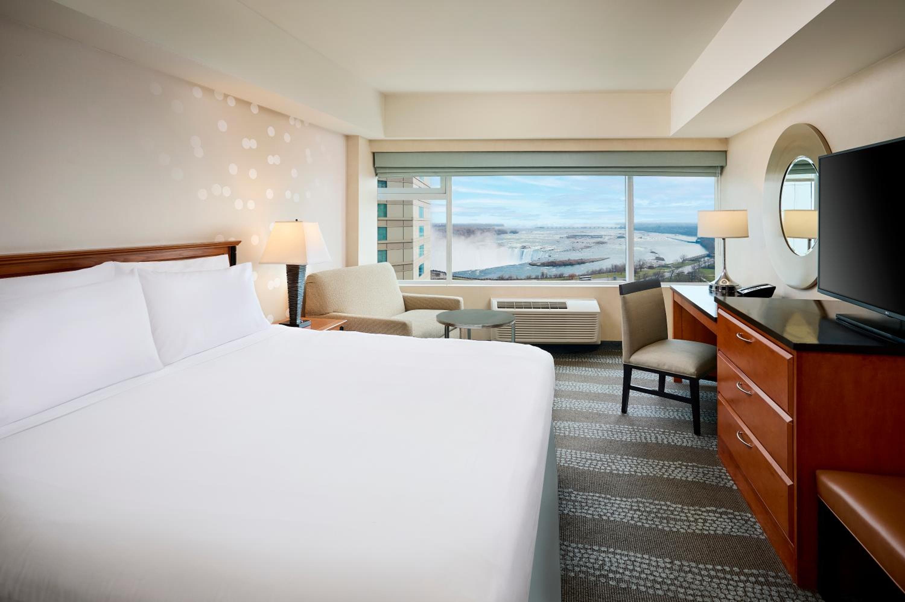 Standard King Room with River View