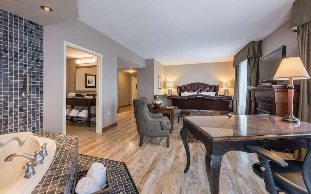Suite, 1 King Bed, Non Smoking