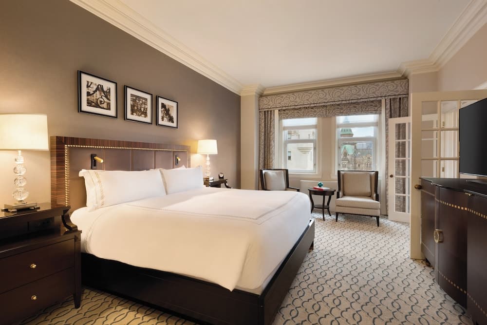 Fairmont Gold, Suite, 1 King Bed