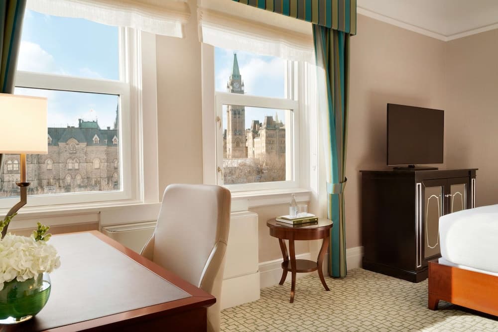 Fairmont Double Room, 2 Double Beds, View (Parliament View)