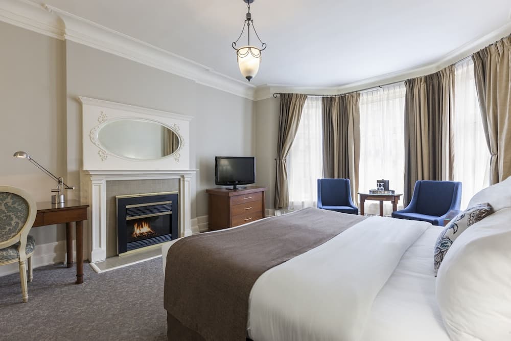 Room, 1 Queen Bed, Fireplace