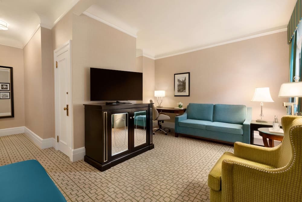 Deluxe Room, 1 Queen Bed