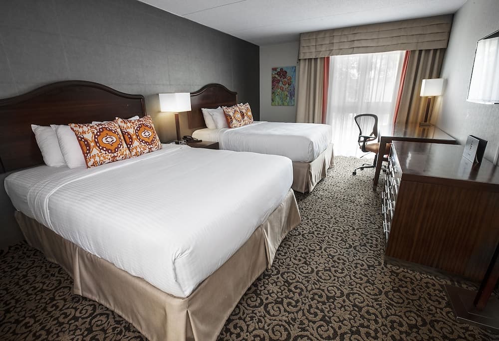 Superior Room, 2 Queen Beds - Courtyard Interior