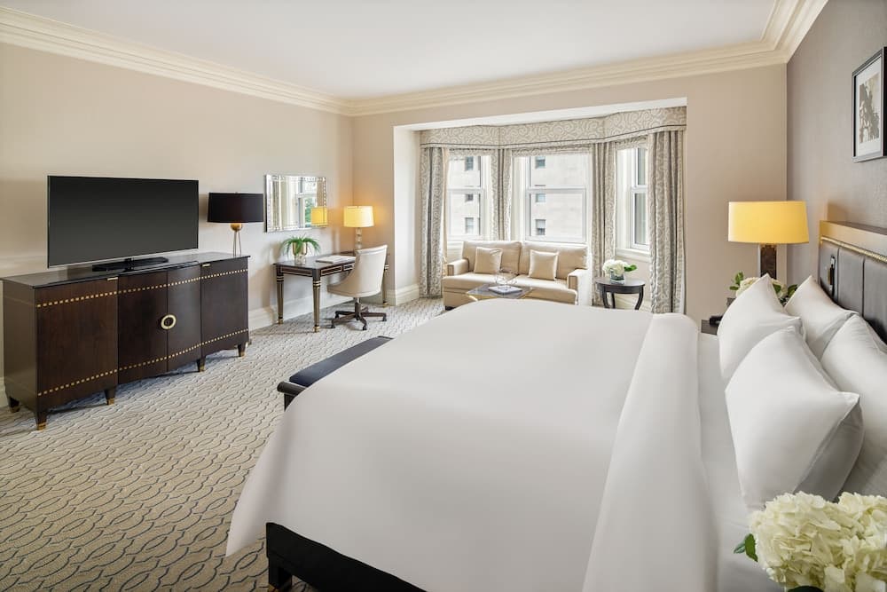 Large Fairmont Gold King