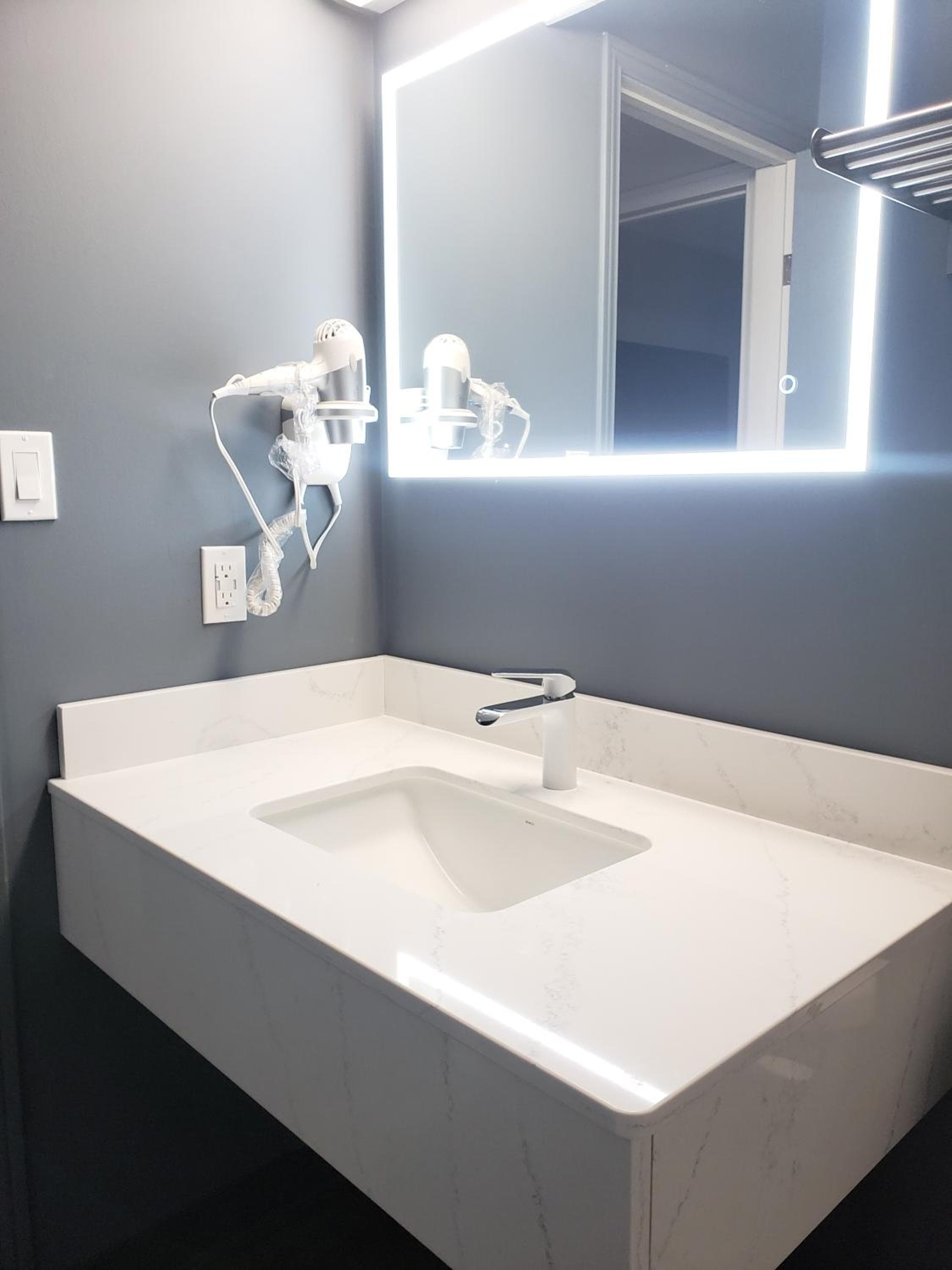 Moonlight Inn and Suites Sudbury